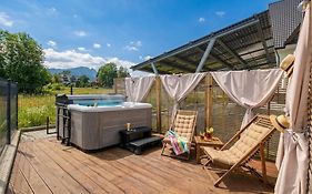 Villa 84 & Apartments - Sauna & Jacuzzi